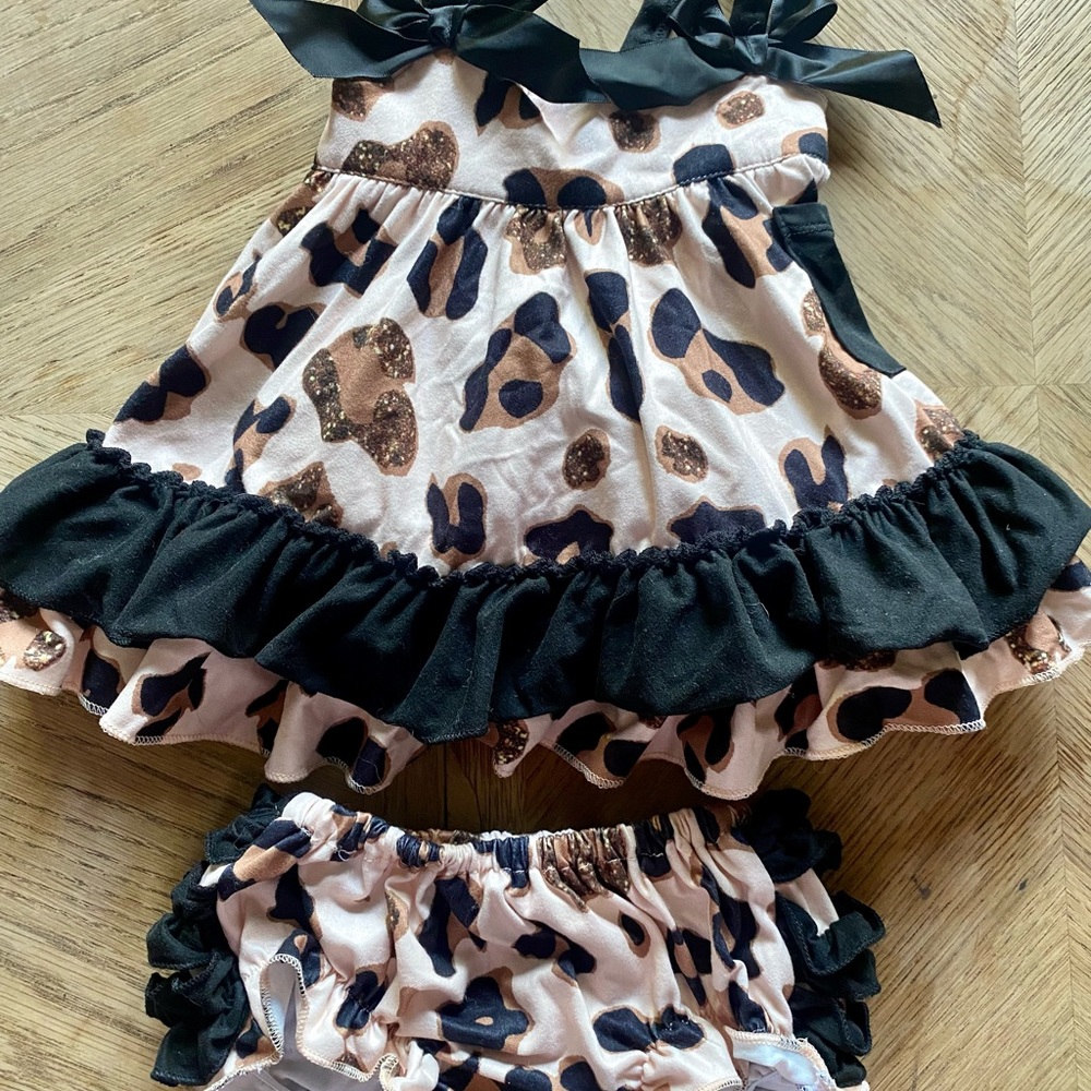 0-3 month 2 Piece Leopard Print Summer Dress Set. Great Condition